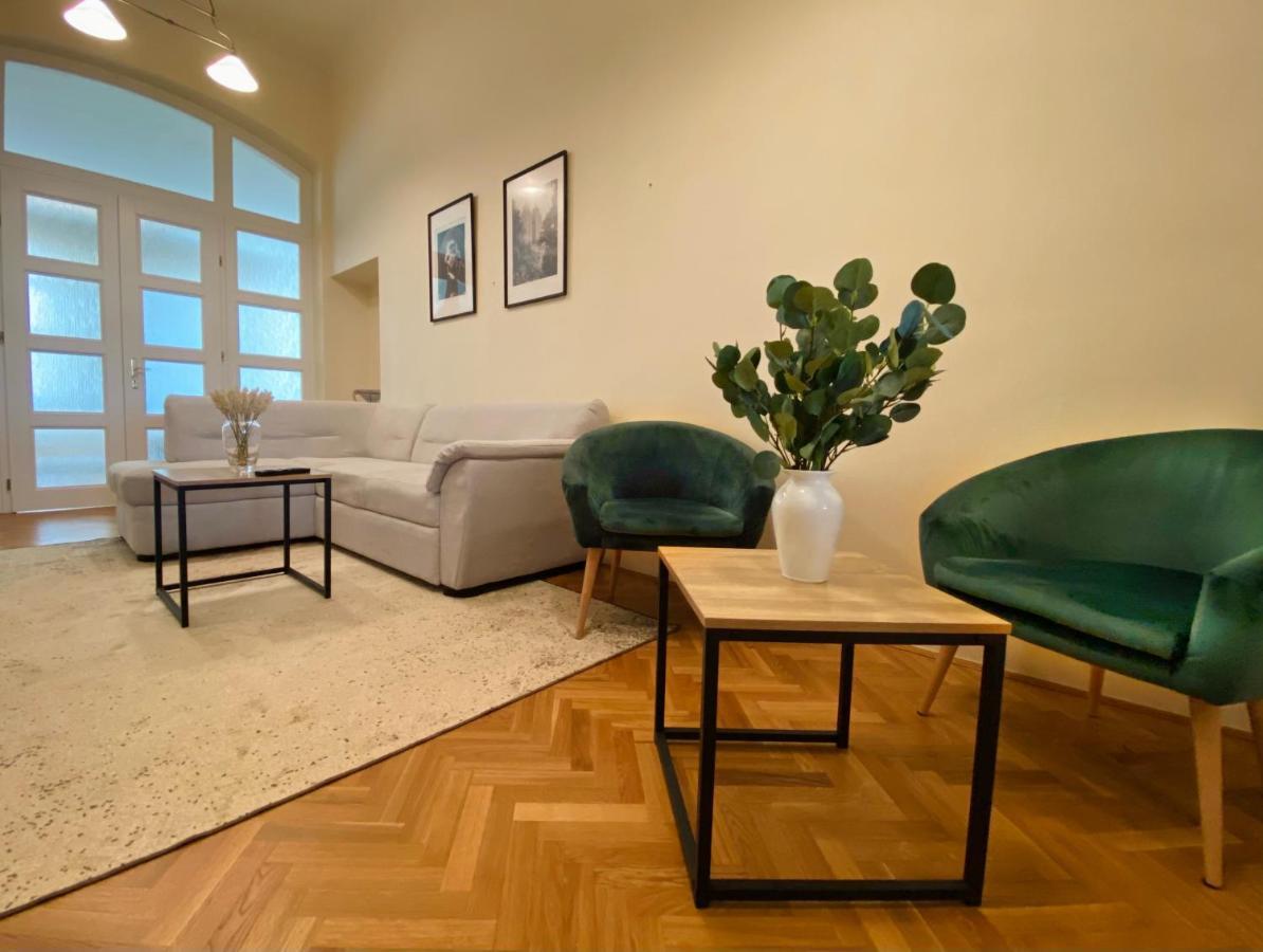 Luxury Vincents Apartments Кошице Екстер'єр фото