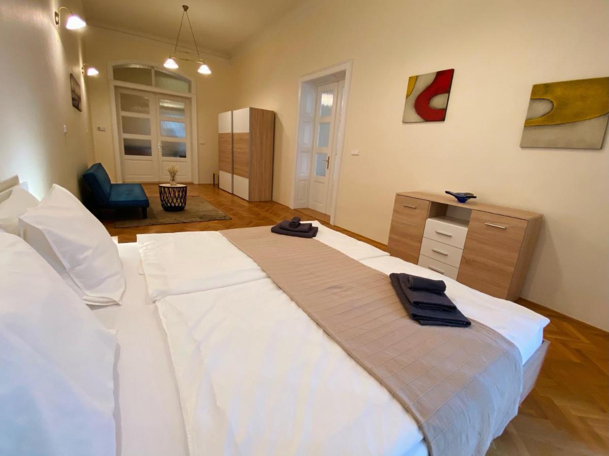 Luxury Vincents Apartments Кошице Екстер'єр фото
